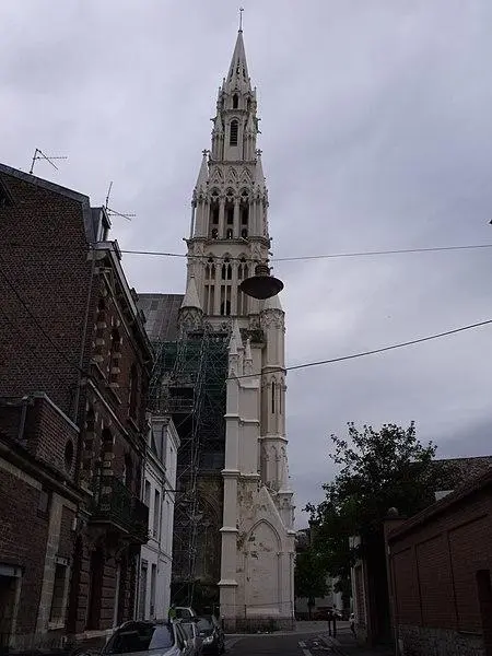 Foto von Notre-Dame du Saint-Cordon Church - Alex59300 - © Creative Commons (https://creativecommons.org/licenses/by-sa/4.0/deed.fr)