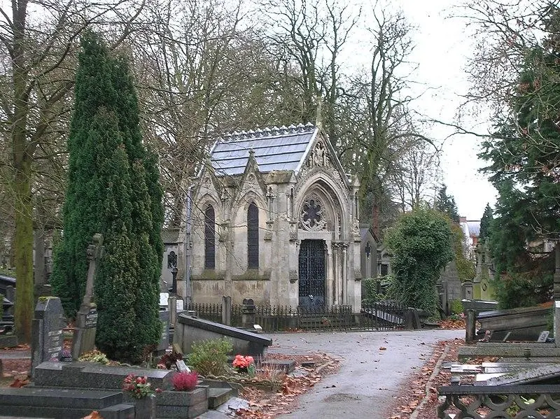 Foto de Capilla de la familia Gonnet, ubicada en el cementerio este - huguesva - © Creative Commons (https://creativecommons.org/licenses/by-sa/4.0/deed.fr)
