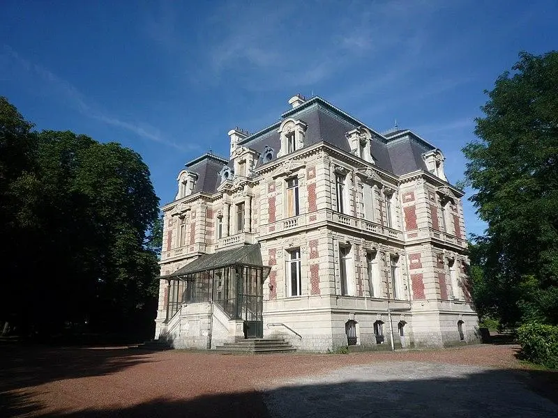 Foto von Château Dampierre, frühere Heimat eines Ingenieurs aus dem Compagnie des Mines d'Anzin - JÄNNICK Jérémy - © Creative Commons (https://creativecommons.org/licenses/by-sa/4.0/deed.fr)