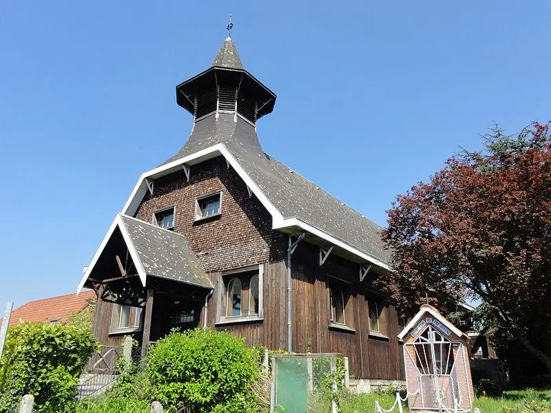 Foto von Kirche Sainte-Cécile de la Cité du Pinson - Jérémy Jännick - © Creative Commons (https://creativecommons.org/licenses/by-sa/4.0/deed.fr)