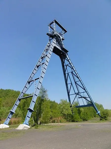 Foto von Well Nr. 2 der sogenannten "Sabatier" -Pit von der Anzin Mines Company - Jérémy Jännick - © Creative Commons (https://creativecommons.org/licenses/by-sa/4.0/deed.fr)