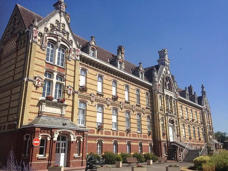 Foto von Dunkirk Civil Hospital in Rosendael - Cchaillou - © Creative Commons (https://creativecommons.org/licenses/by-sa/4.0/deed.fr)