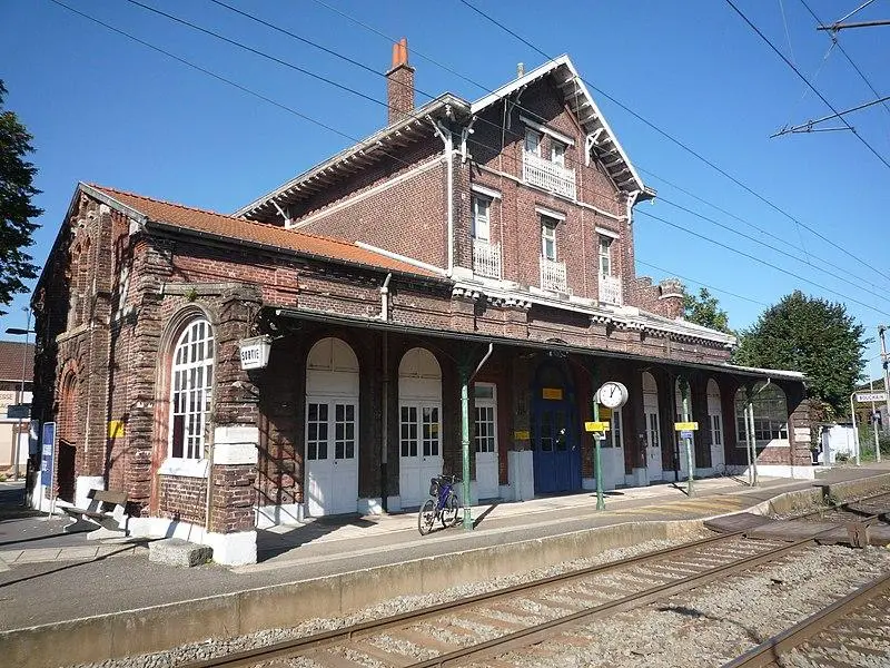 Foto de Estación de Bouchain y su sala de ferrocarril - Jérémy-Günther-Heinz Jähnick (1988–) Descriptionph - © Creative Commons (https://creativecommons.org/licenses/by-sa/4.0/deed.fr)