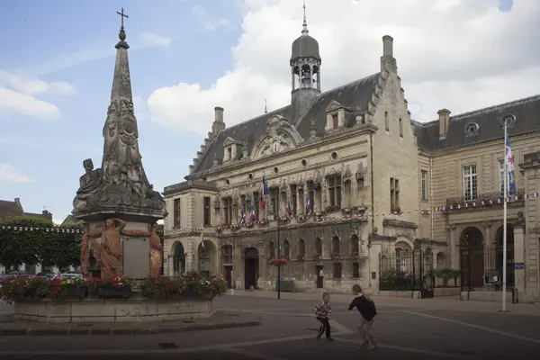 Foto di Municipio - PMRMaeyaert - © Creative Commons (https://creativecommons.org/licenses/by-sa/4.0/deed.fr)