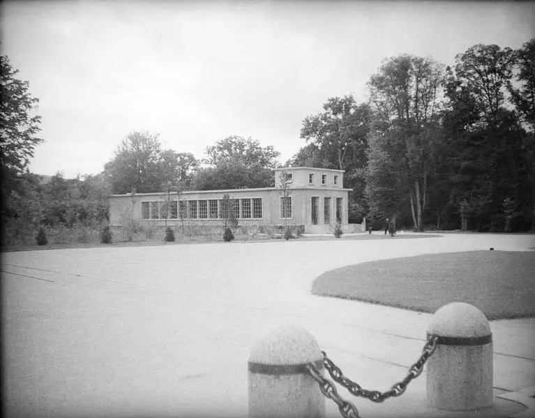 Foto di ARMISTIZZA CONSEGNA - POP Plateforme Ouverte du Patrimoine / Base Mérimée - © Ministère de la Culture (France), Médiathèque du patrimoine et de la photographie, diffusion RMN-GP