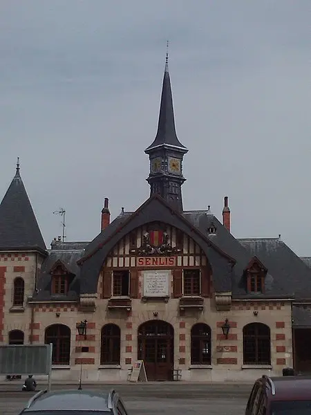 Foto von Senlis Station - pixeltoo - © Creative Commons (https://creativecommons.org/licenses/by-sa/4.0/deed.fr)