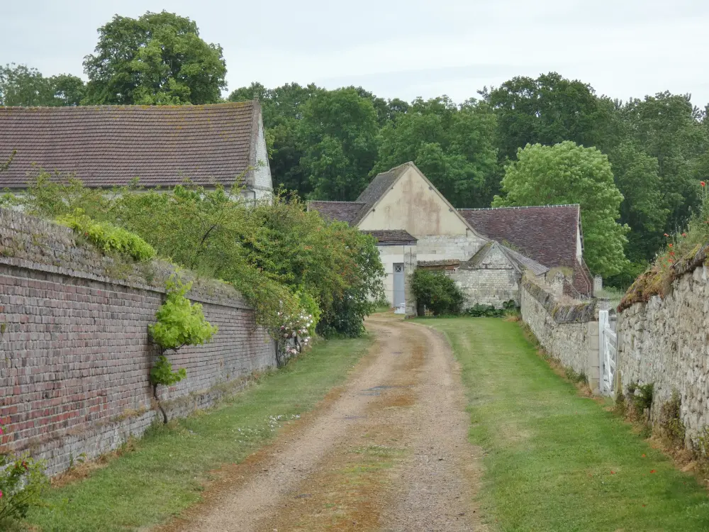 Foto di Wariville Priory - Sous licence Creative Commons (https://creativecommons.org/licenses/by-sa/4.0/deed.fr) - Par Guillaume de clermont 60 - © Creative Commons (https://creativecommons.org/licenses/by-sa/4.0/deed.fr)