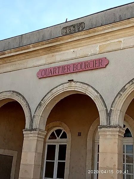 Foto di Distretto di Bourcier - PoSOL120 - © Creative Commons (https://creativecommons.org/licenses/by-sa/4.0/deed.fr)