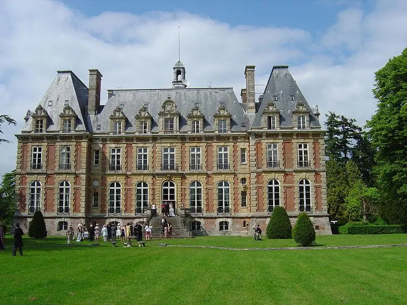 Foto von Schloss - Magic Foundry - © Creative Commons (https://creativecommons.org/licenses/by-sa/4.0/deed.fr)
