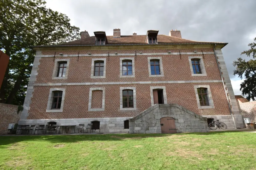 Foto di PRIGIONE DEL MOTTE CASTRAL e BAILIWICK - POP Plateforme Ouverte du Patrimoine / Base Mérimée - © Ministère de la Culture (France), Médiathèque du patrimoine et de la photographie, diffusion GrandPalaisRmn Photo