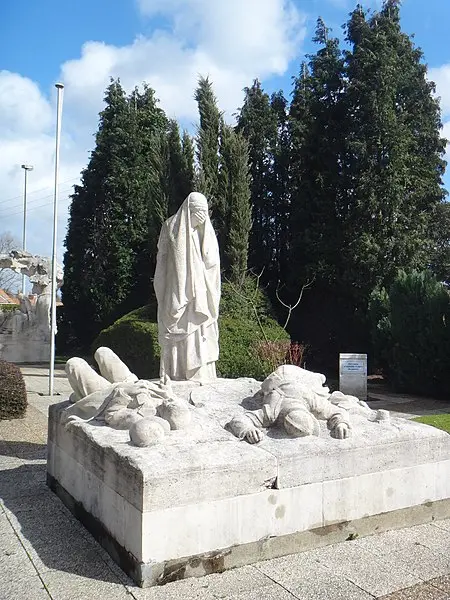 Foto di Monumento della seconda guerra mondiale - Leroypy - © Creative Commons (https://creativecommons.org/licenses/by-sa/4.0/deed.fr)