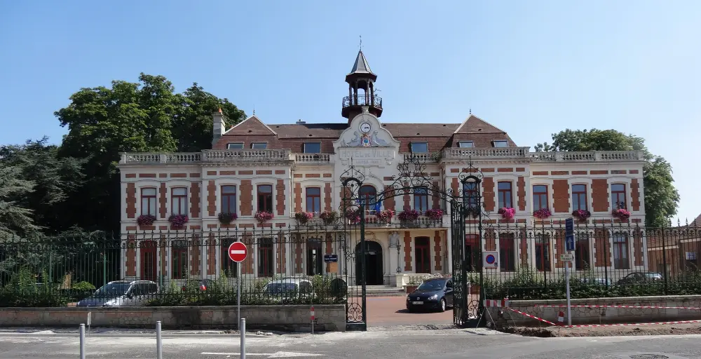 Foto di Municipio - Sous licence Creative Commons (https://creativecommons.org/licenses/by-sa/4.0/deed.fr) - Par Jérémy-Günther-Heinz Jähnick - © Creative Commons (https://creativecommons.org/licenses/by-sa/4.0/deed.fr)