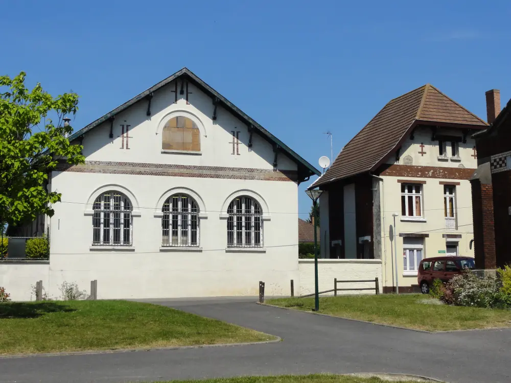 Foto de Ex edificio en la habitación colgada y los baños de comedor del pozo No. 12 de la compañía de minas de lentes - Sous licence Creative Commons (https://creativecommons.org/licenses/by-sa/4.0/deed.fr) - Par Jérémy-Günther-Heinz Jähnick - © Creative Commons (https://creativecommons.org/licenses/by-sa/4.0/deed.fr)