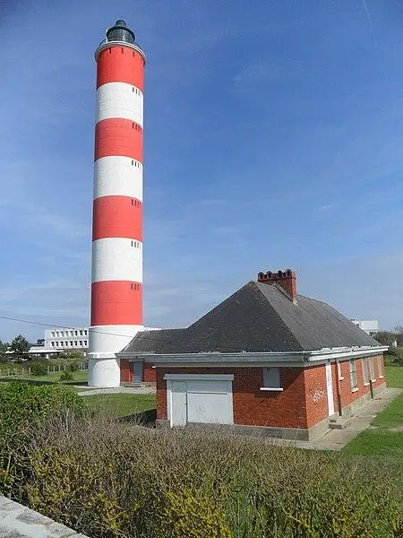 Foto di Berck Lighthouse - cClem62 - © Creative Commons (https://creativecommons.org/licenses/by-sa/4.0/deed.fr)