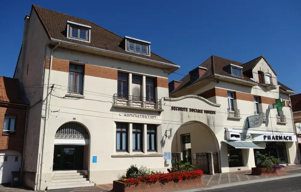Foto de Ex farmacia central de la compañía Vicoigne-Noieux-Drocourt Mines Company - Sous licence Creative Commons (https://creativecommons.org/licenses/by-sa/4.0/deed.fr) - Par Jérémy-Günther-Heinz Jähnick - © Creative Commons (https://creativecommons.org/licenses/by-sa/4.0/deed.fr)