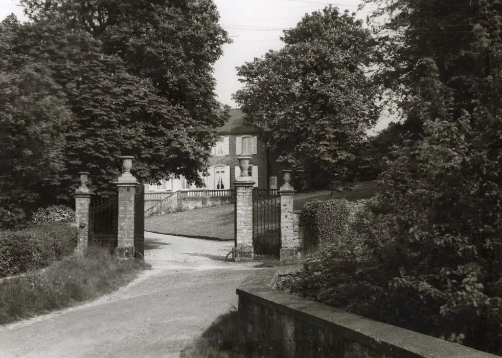 Foto de Château du Denacre (viejo feudo de Hil) - POP Plateforme Ouverte du Patrimoine / Base Mérimée - © Ministère de la Culture (France), Médiathèque du patrimoine et de la photographie, Tous droits réservés 