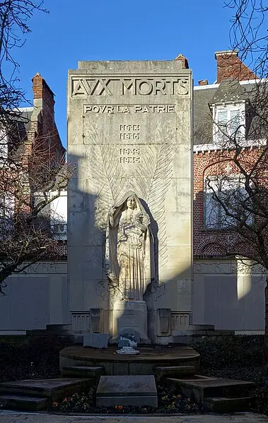 Picture of Dead monument - Velvet - © Creative Commons (https://creativecommons.org/licenses/by-sa/4.0/deed.fr)