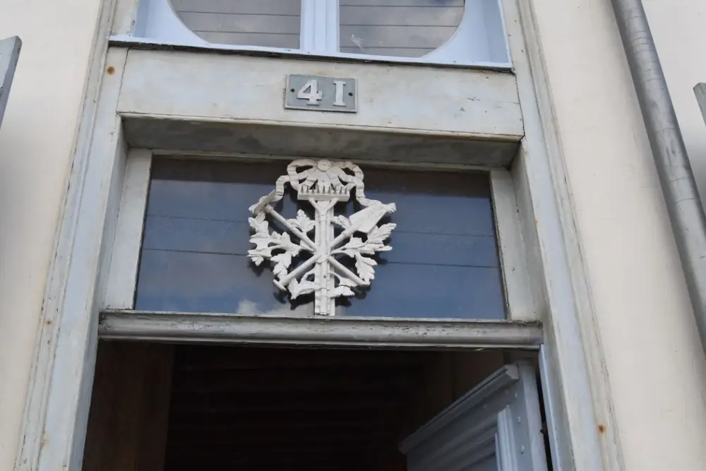 Foto von Haus mit Holzseiten und Cobs - POP Plateforme Ouverte du Patrimoine / Base Mérimée - © Ministère de la Culture (France), Médiathèque du patrimoine et de la photographie, diffusion GrandPalaisRmn Photo