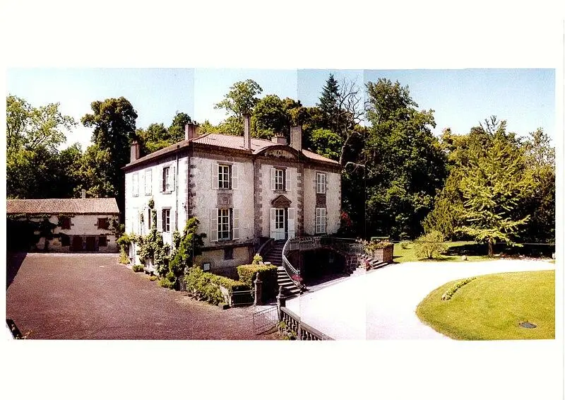 Foto von Ducorail House - De veyrac - © Creative Commons (https://creativecommons.org/licenses/by-sa/4.0/deed.fr)