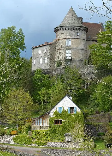 Foto de Castillo Alagnat - Pline - © Creative Commons (https://creativecommons.org/licenses/by-sa/4.0/deed.fr)