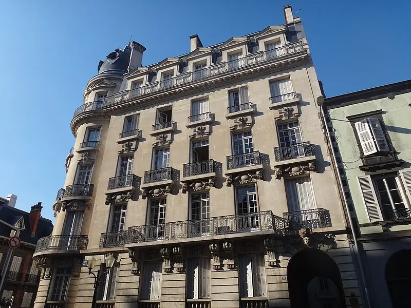 Foto de Edificio - Rilba - © Creative Commons (https://creativecommons.org/licenses/by-sa/4.0/deed.fr)