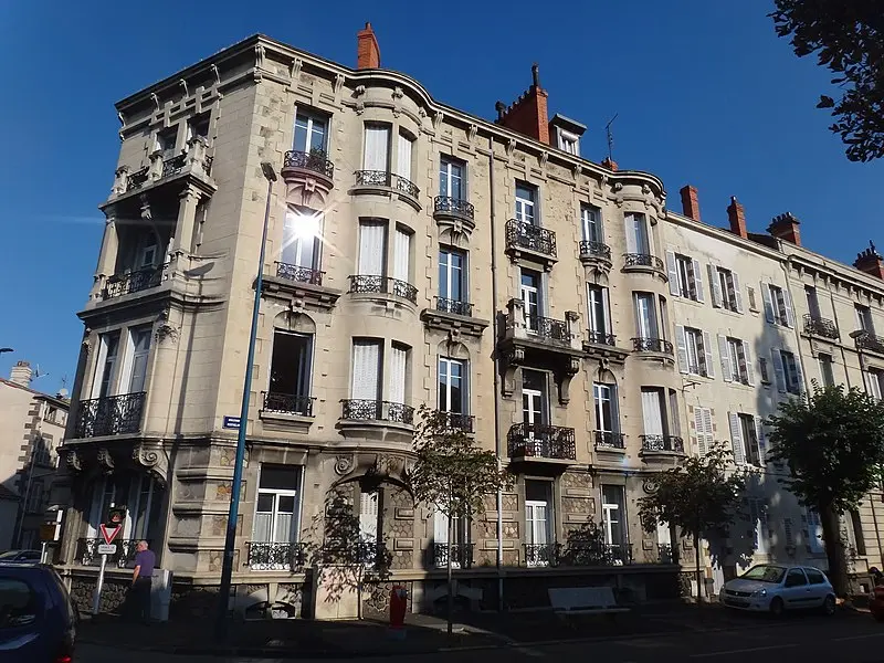 Foto de Edificio - Rilba - © Creative Commons (https://creativecommons.org/licenses/by-sa/4.0/deed.fr)