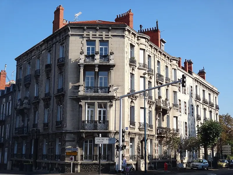 Foto de Edificio - Rilba - © Creative Commons (https://creativecommons.org/licenses/by-sa/4.0/deed.fr)