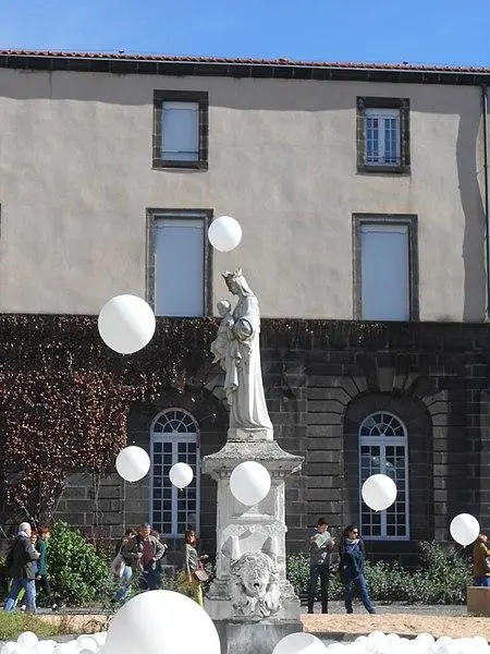 Foto de Hôtel-dieu - Aavitus - © Creative Commons (https://creativecommons.org/licenses/by-sa/4.0/deed.fr)