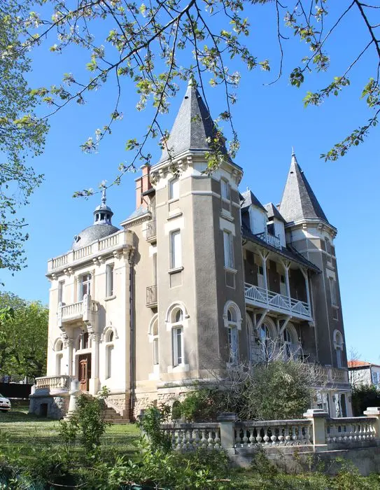 Foto von "Villa" das Paradou "" - POP Plateforme Ouverte du Patrimoine / Base Mérimée - © Ministère de la Culture (France), Médiathèque du patrimoine et de la photographie, diffusion RMN-GP