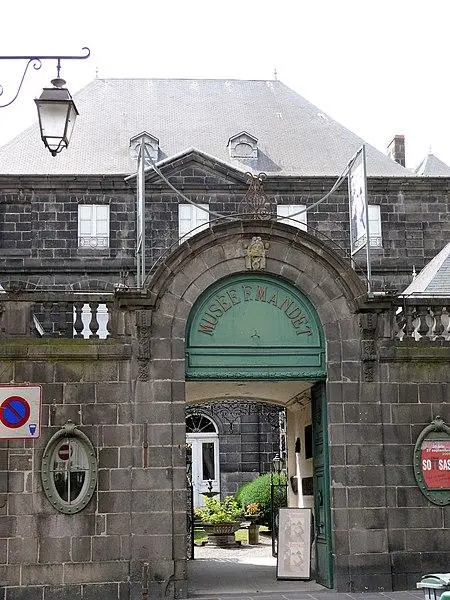 Foto von Mandet Museum: Dufraisse du Cheix und Hotel Desaix - MOSSOT - © Creative Commons (https://creativecommons.org/licenses/by-sa/4.0/deed.fr)