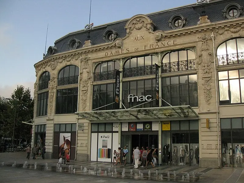 Picture of Former store at the Dames de France - Enfo - © Creative Commons (https://creativecommons.org/licenses/by-sa/4.0/deed.fr)