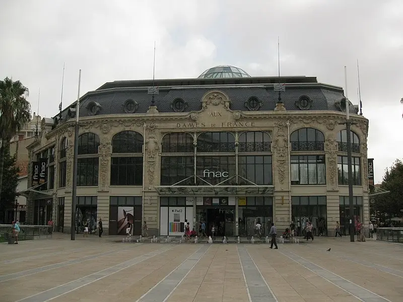 Picture of Former store at the Dames de France - Enfo - © Creative Commons (https://creativecommons.org/licenses/by-sa/4.0/deed.fr)