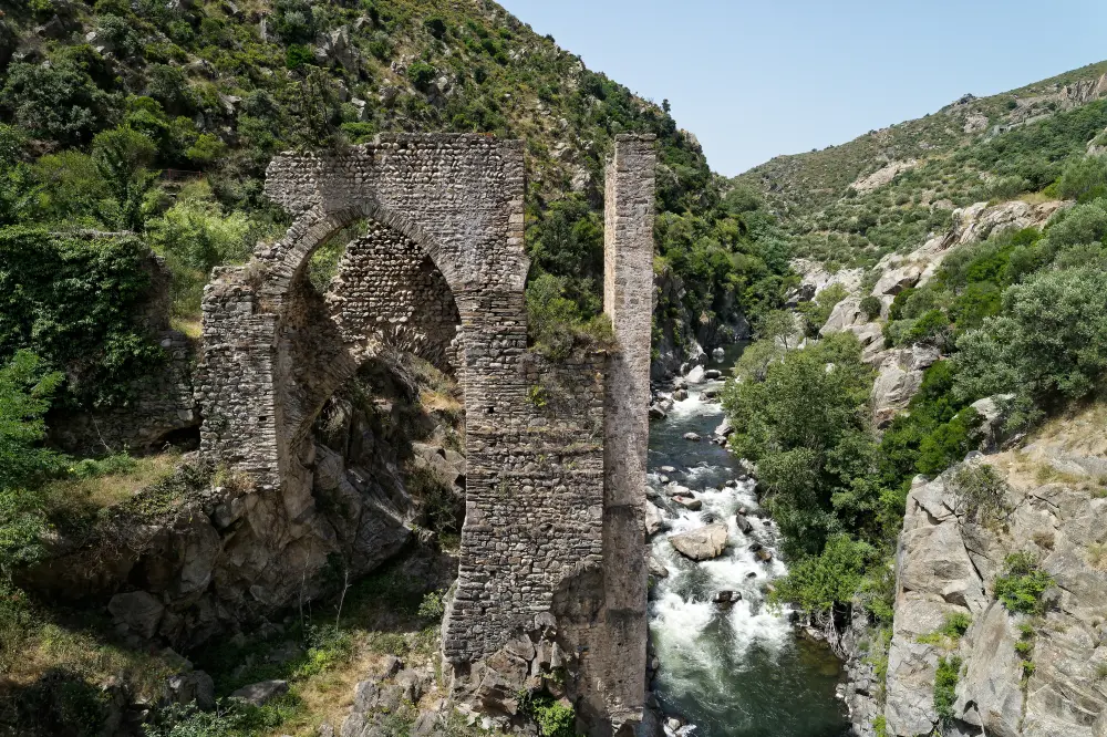 Foto von Labau Aqueduct Bridge - Sous licence Creative Commons (https://creativecommons.org/licenses/by-sa/4.0/deed.fr) - Par ASPAHR - © Creative Commons (https://creativecommons.org/licenses/by-sa/4.0/deed.fr)