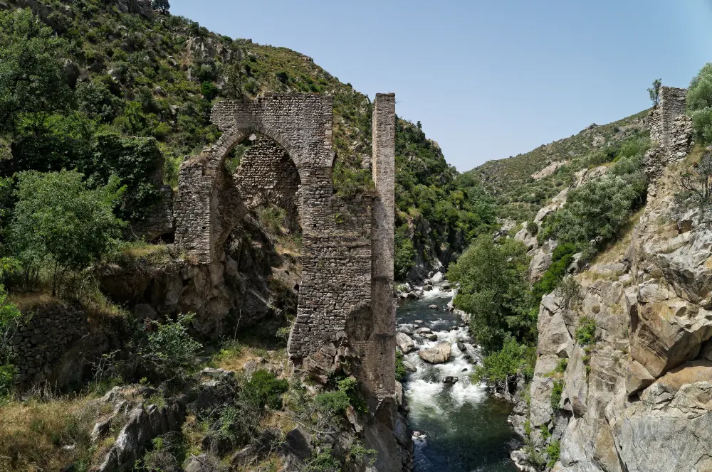 Foto von Labau Aqueduct Bridge - Sous licence Creative Commons (https://creativecommons.org/licenses/by-sa/4.0/deed.fr) - Par ASPAHR - © Creative Commons (https://creativecommons.org/licenses/by-sa/4.0/deed.fr)