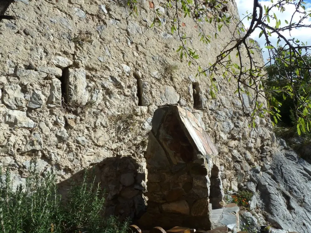 Foto von Überreste von Château Saint-Pierre de Fenouillet - POP Plateforme Ouverte du Patrimoine / Base Mérimée - © Ministère de la Culture (France), Direction régionale des affaires culturelles d’Occitanie – Tous droits réservés