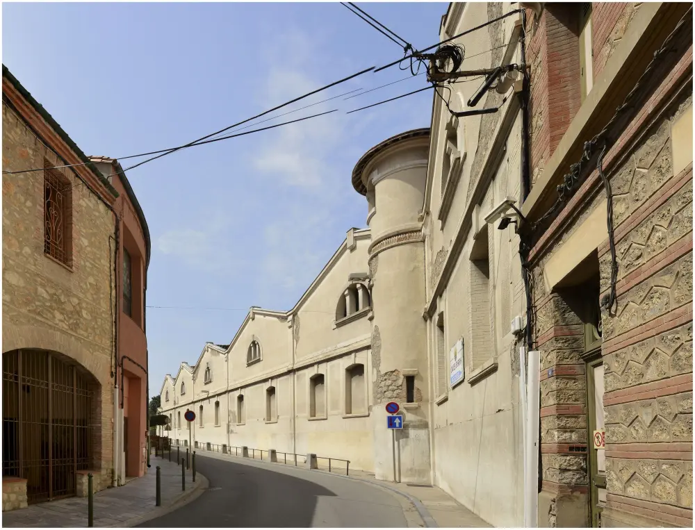 Foto von Annexes 3, 7 und 7 bis der Byrrh -Keller - POP Plateforme Ouverte du Patrimoine / Base Mérimée - © Ministère de la Culture (France), Direction Régionale des Affaires Culturelles d'Occitanie, tous droits réservés