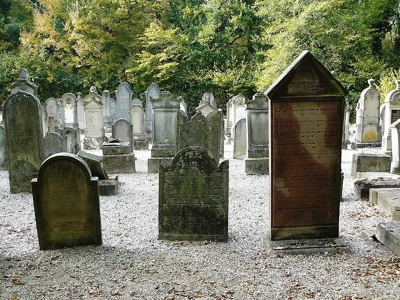 Foto von Jüdischer Friedhof - Bernard Chenal - © Creative Commons (https://creativecommons.org/licenses/by-sa/4.0/deed.fr)