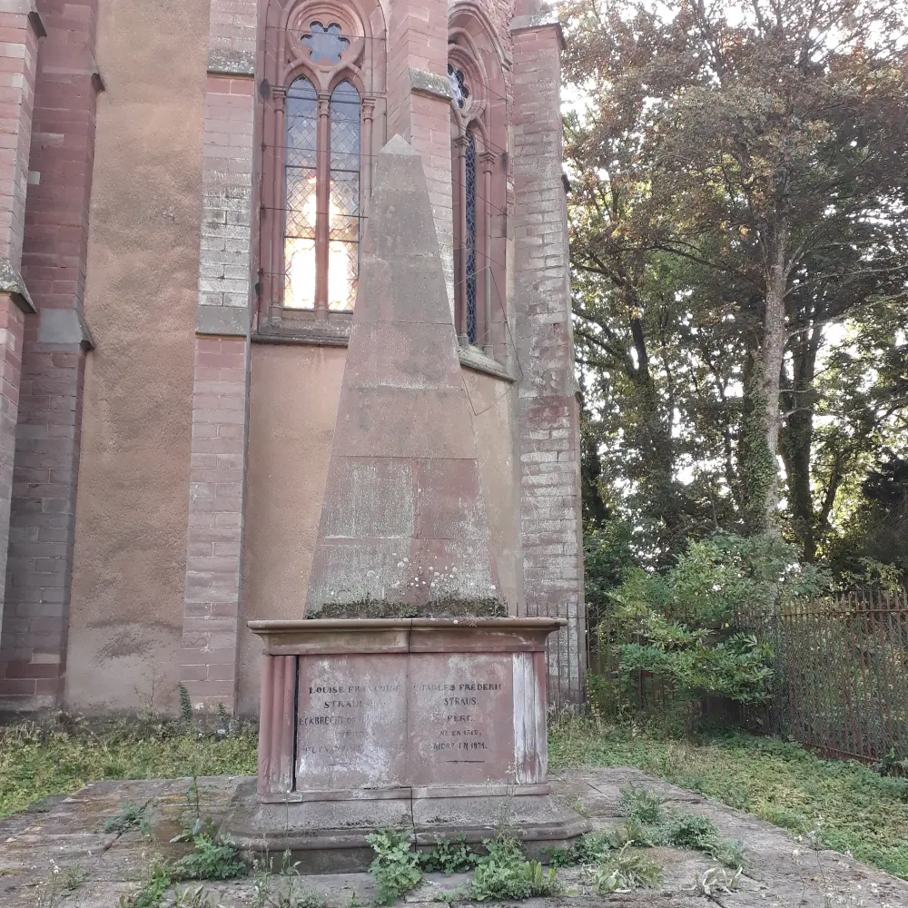 Foto von Trauerdenkmal der Familie Strauss-Duckheim - POP Plateforme Ouverte du Patrimoine / Base Mérimée - © Ministère de la Culture (France), Direction Régionale des Affaires Culturelles du Grand Est – Tous droits réservés