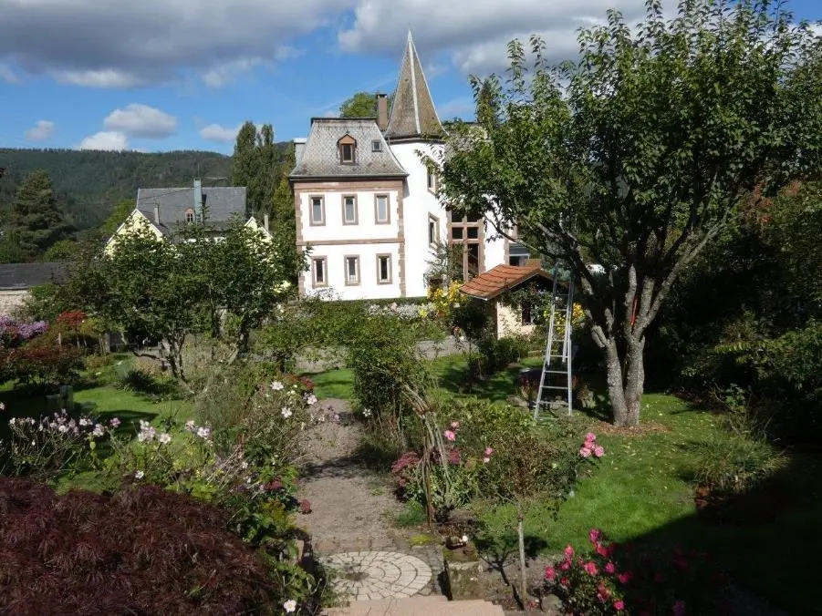 Foto von Die Halle des Cafés de L'Auberge "à la Crown Green" - POP Plateforme Ouverte du Patrimoine / Base Mérimée - © Ministère de la Culture (France), Direction Régionale des Affaires Culturelles du Grand Est – Tous droits réservés