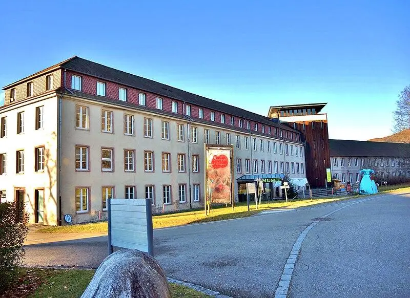 Foto von Old Industrial Set namens Weserling Park - Espirat - © Creative Commons (https://creativecommons.org/licenses/by-sa/4.0/deed.fr)