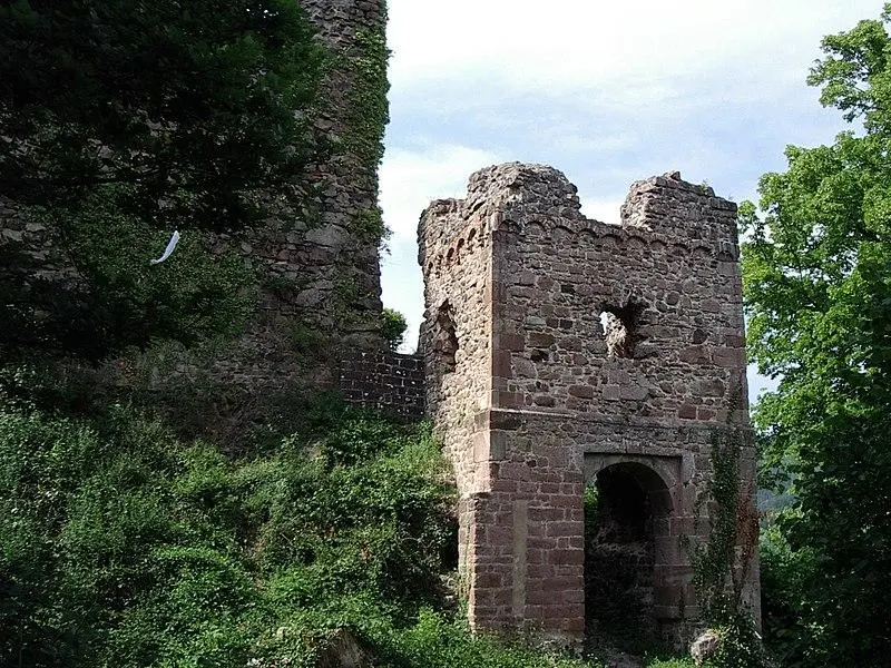 Foto von Ruinen des Château de Hugstein - Florival fr - © Creative Commons (https://creativecommons.org/licenses/by-sa/4.0/deed.fr)