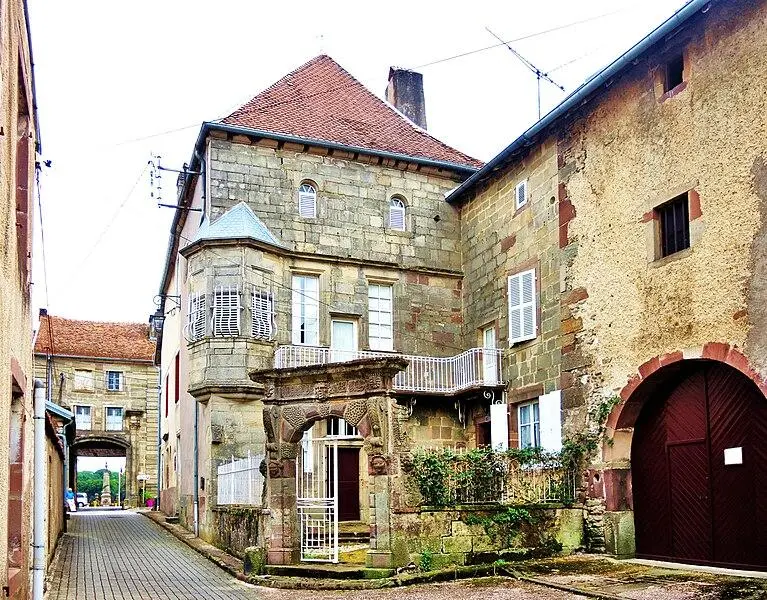 Foto von Haus namens Kardinal Sommier - Espirat - © Creative Commons (https://creativecommons.org/licenses/by-sa/4.0/deed.fr)