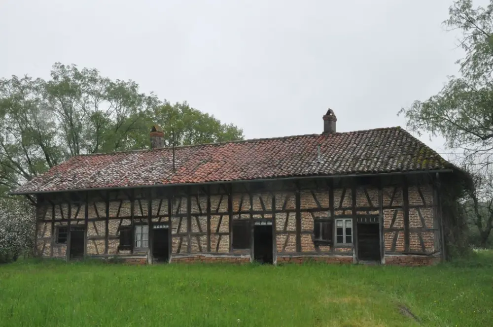 Foto von Zugfarm im Zug Hamlet - POP Plateforme Ouverte du Patrimoine / Base Mérimée - © Ministère de la Culture (France), Direction Régionale des Affaires Culturelles de Bourgogne-Franche-Comté – Tous droits réservés 