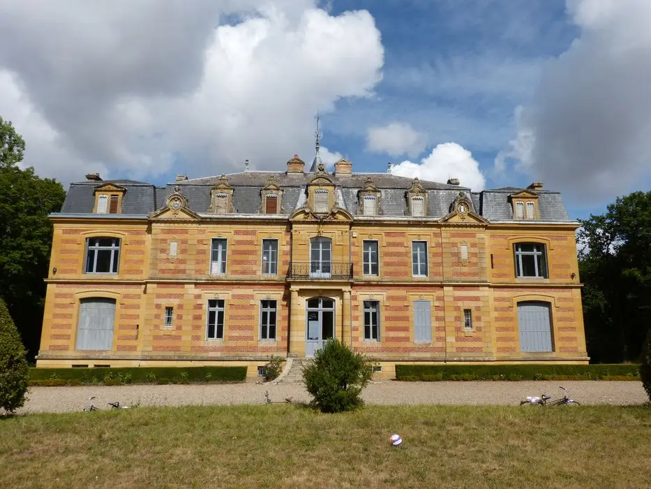 Foto di Dominio Tuilerie - POP Plateforme Ouverte du Patrimoine / Base Mérimée - © Ministère de la Culture (France), Direction Régionale des Affaires Culturelles de Bourgogne-Franche-Comté – Tous droits réservés 