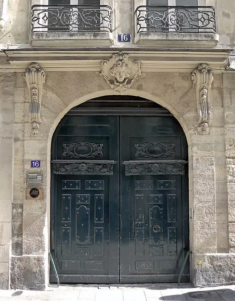 Foto di Edificio - Mbzt - © Creative Commons (https://creativecommons.org/licenses/by-sa/4.0/deed.fr)