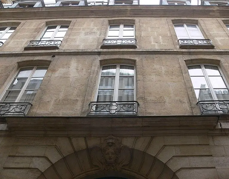 Foto von Gebäude - Remi Mathis - © Creative Commons (https://creativecommons.org/licenses/by-sa/4.0/deed.fr)