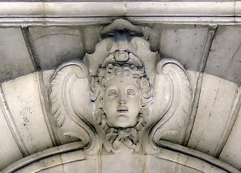 Foto di Edificio - Mbzt - © Creative Commons (https://creativecommons.org/licenses/by-sa/4.0/deed.fr)