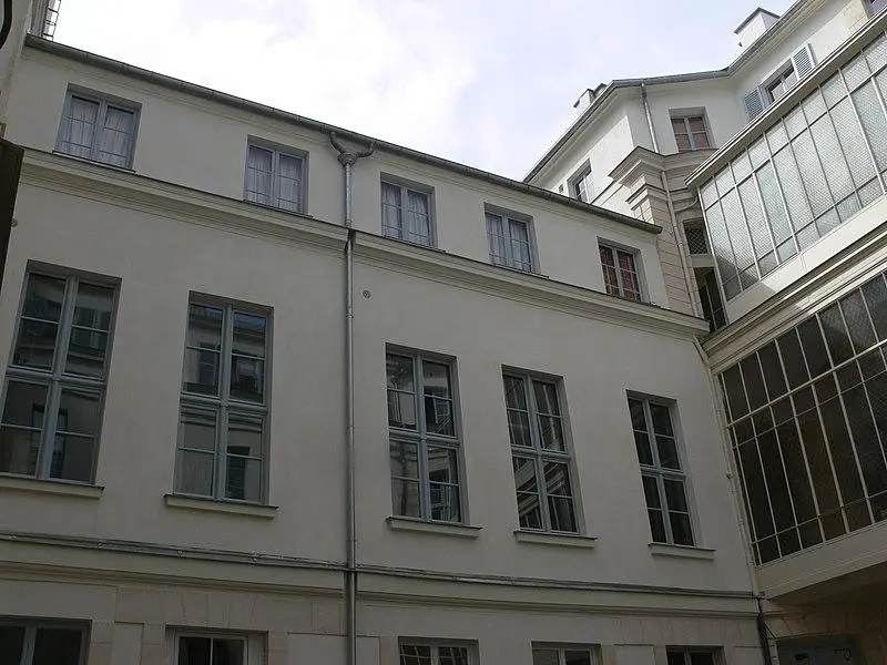Foto di Edificio - Remi Mathis - © Creative Commons (https://creativecommons.org/licenses/by-sa/4.0/deed.fr)
