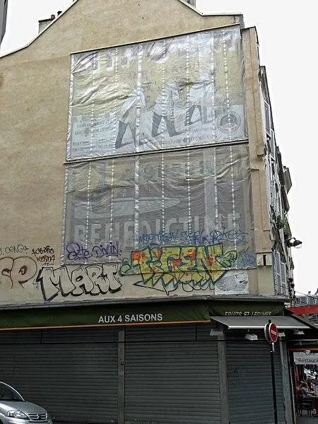 Foto von Gebäude: Lackierte Wand - MOSSOT - © Creative Commons (https://creativecommons.org/licenses/by-sa/4.0/deed.fr)