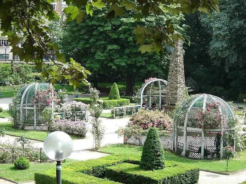 Photo de Square René Le Gall - Chaoborus - © Creative Commons (https://creativecommons.org/licenses/by-sa/4.0/deed.fr)